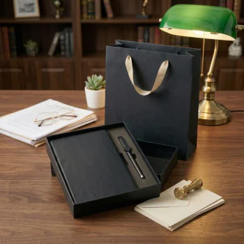 Set Cadou Agenda si Pix, A5, Cutie si Punga, Piele Ecologica, Negru, Design Minimalist Set Cadou Agenda si Pix, A5, Cutie si Punga, Piele Ecologica, Negru, Design Minimalist