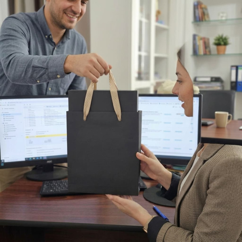Set Cadou Agenda si Pix, A5, Cutie si Punga, Piele Ecologica, Negru, Design Minimalist
