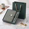 Set Cadou Agenda si Pix, Premium A5, Cutie si Punga, Piele Ecologica, Verde Salvie, Inchidere Magnetica tip Marmura Set Cadou Agenda si Pix, Premium A5, Cutie si Punga, Piele Ecologica, Verde Salvie, Inchidere Magnetica tip Marmura