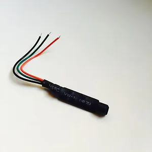 Microfon pentru sisteme supraveghere, pe fir, cu amplificare